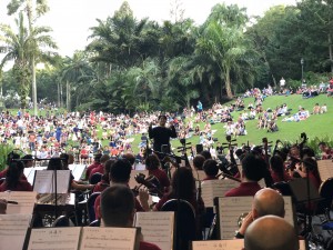 2019-01-03-2 Usher spring at SCO’s first Music Oasis Concert in 2019 at the Singapore Botanic Gardens